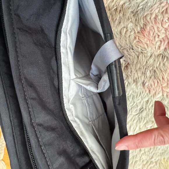 Bellroy Tokyo Wonder Tote 15L Raven Black - Picture 9 of 14